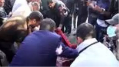 Son dakika... Ermenistan saldırısında hayatını kaybeden 4 sivil son yolcuğuna uğurlandı - BERDE Son dakika... Ermenistan saldırısında hayatını kaybeden 4 sivil son yolcuğuna uğurlandı - BERDE