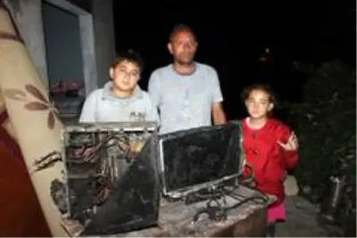 Mustafa'nın eviyle birlikte hayalleri de yandı Mustafa'nın eviyle birlikte hayalleri de yandı