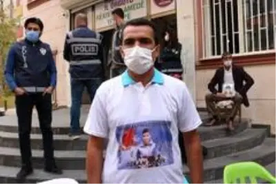 Evlat nöbetindeki ailelerden HDP'li vekil Gergerlioğlu'nun 'insan kaçırma' iddiasına sert tepki Evlat nöbetindeki ailelerden HDP'li vekil Gergerlioğlu'nun 'insan kaçırma' iddiasına sert tepki