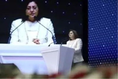 Fatma Şahin: 'Pandemiden sonra kurulan dünyada da çevre projeleri çok daha önemli hale gelecek' Fatma Şahin: 'Pandemiden sonra kurulan dünyada da çevre projeleri çok daha önemli hale gelecek'
