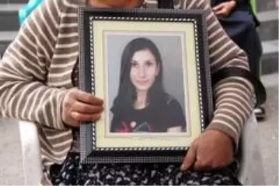 Son dakika haber! HDP önündeki ailelerin çığlığı her geçen gün yayılmaya devam ediyor Son dakika haber! HDP önündeki ailelerin çığlığı her geçen gün yayılmaya devam ediyor