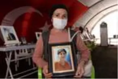 HDP önündeki eylemde 422'nci gün: Aile sayısı 154 oldu HDP önündeki eylemde 422'nci gün: Aile sayısı 154 oldu
