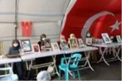 HDP önündeki eylemde 422'nci gün: Aile sayısı 154 oldu HDP önündeki eylemde 422'nci gün: Aile sayısı 154 oldu