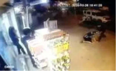 Son dakika haberleri | İşitme engelli adama cadde ortasında feci dayak kamerada Son dakika haberleri | İşitme engelli adama cadde ortasında feci dayak kamerada