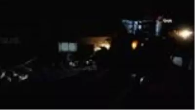 Kamyon ile traktör çarpıştı ortalık savaş alanına döndü: 1 ölü, 3 yaralı Kamyon ile traktör çarpıştı ortalık savaş alanına döndü: 1 ölü, 3 yaralı