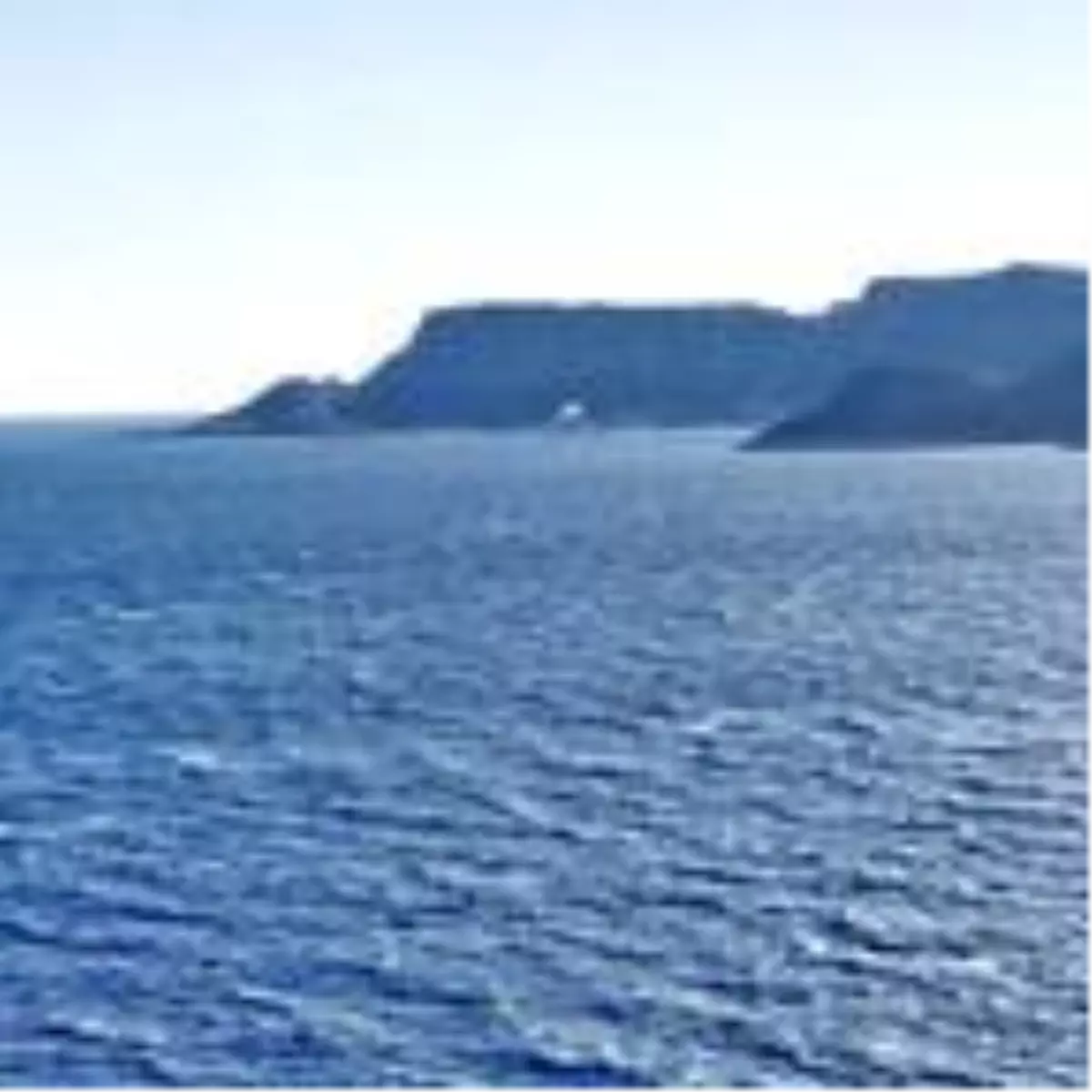 Kaş Belediye Başkanı: Meis'e provokasyon amaçlı dev Yunan bayrağı asıldı