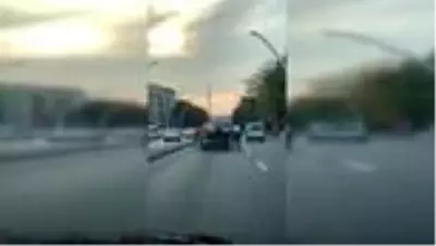 Kaykaycı gençlerin tehlikeli yolculuğu Kaykaycı gençlerin tehlikeli yolculuğu