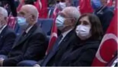 Kılıçdaroğlu ve eşi, Genco Erkal'ın İnsanlarım oyununu izledi