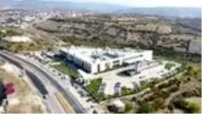 Kovid-19 tedavisi gören 92 yaşındaki kadın taburcu edildi Kovid-19 tedavisi gören 92 yaşındaki kadın taburcu edildi