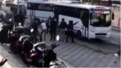 Malatya'daki 7 kişinin yaralandığı kavganın görüntüleri ortaya çıktı Malatya'daki 7 kişinin yaralandığı kavganın görüntüleri ortaya çıktı