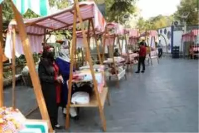 Malatya'nın ilk 'hanımeli pazarı' açıldı Malatya'nın ilk 'hanımeli pazarı' açıldı