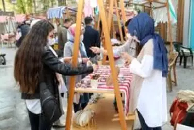 Malatya'nın ilk 'hanımeli pazarı' açıldı Malatya'nın ilk 'hanımeli pazarı' açıldı