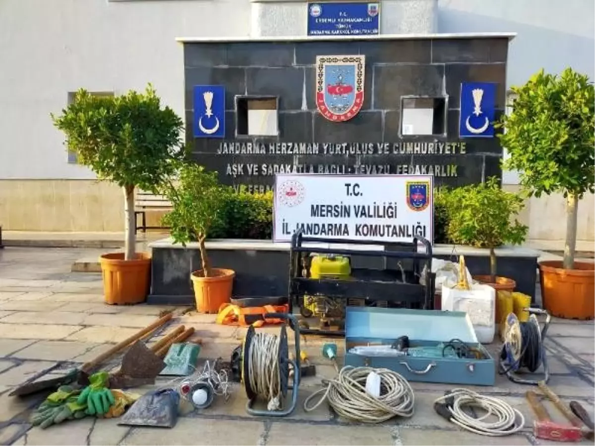 Mersin'de kaçak kazı yapan 3 kişi çadırda yakalandı