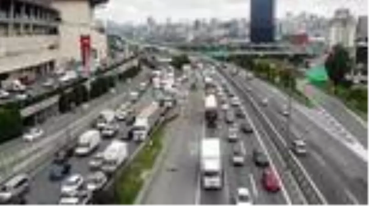 Mesailerin erken bitmesiyle trafik yoğunluğu oluştu