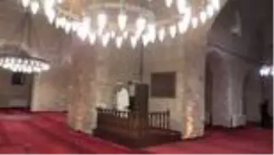 Minarelerden salavat ve tekbir sesleri yükseldi Minarelerden salavat ve tekbir sesleri yükseldi