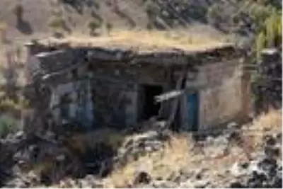 Muhtarı ve 13 seçmeni bulunan köyde kimse yaşamıyor Muhtarı ve 13 seçmeni bulunan köyde kimse yaşamıyor