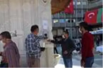 Nazilli'de Osmanlı Çeşmesi'nden şerbet aktı Nazilli'de Osmanlı Çeşmesi'nden şerbet aktı