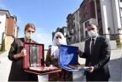 Son dakika! O depremzede kadın: Cumhurbaşkanımı dört gözle bekliyorum Son dakika! O depremzede kadın: Cumhurbaşkanımı dört gözle bekliyorum