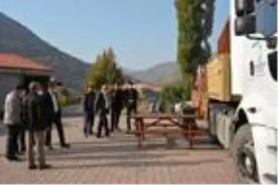 Ordu Büyükşehir Belediyesi'nden Şemdinli Belediyesi'ne malzeme desteği Ordu Büyükşehir Belediyesi'nden Şemdinli Belediyesi'ne malzeme desteği