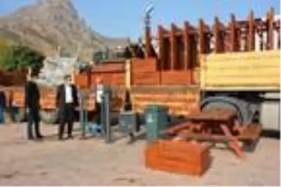 Ordu Büyükşehir Belediyesi'nden Şemdinli Belediyesi'ne malzeme desteği Ordu Büyükşehir Belediyesi'nden Şemdinli Belediyesi'ne malzeme desteği