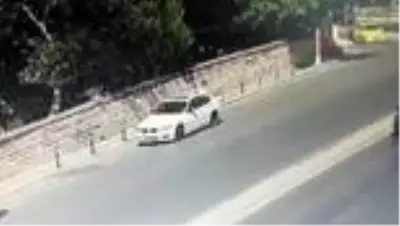 Otomobilinin çalındığını anlayınca peşinden böyle koştu Otomobilinin çalındığını anlayınca peşinden böyle koştu