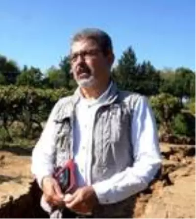 Bilim adamlarından Sarıgöl'deki fay hattında inceleme Bilim adamlarından Sarıgöl'deki fay hattında inceleme