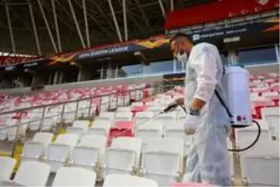 Sivas 4 Eylül Stadyumu UEFA maçı öncesi dezenfekte edildi Sivas 4 Eylül Stadyumu UEFA maçı öncesi dezenfekte edildi