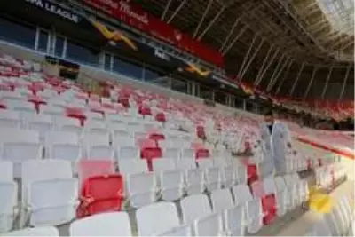 Sivas 4 Eylül Stadyumu UEFA maçı öncesi dezenfekte edildi Sivas 4 Eylül Stadyumu UEFA maçı öncesi dezenfekte edildi