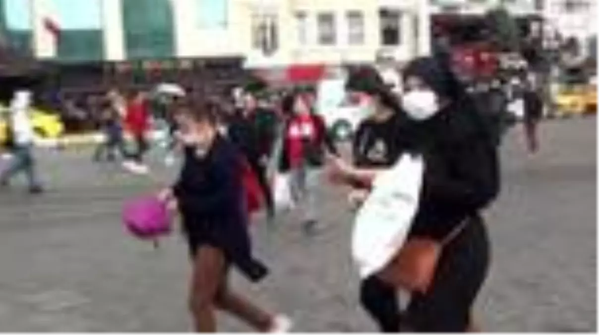 Taksim'de gökkuşağı görenleri hayran bıraktı