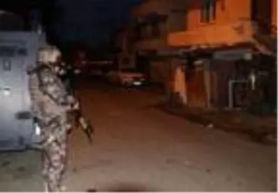 Son dakika haberi... Tekirdağ'da 100 polisle operasyon: 15 gözaltı Son dakika haberi... Tekirdağ'da 100 polisle operasyon: 15 gözaltı