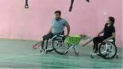 Son dakika haberi! Tenisle engellerini unutan Şırnaklı gençlerin hedefi milli formayı giymek Son dakika haberi! Tenisle engellerini unutan Şırnaklı gençlerin hedefi milli formayı giymek