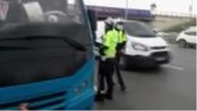 Toplu taşıma araçlarında koronavirüs denetimi (2) Toplu taşıma araçlarında koronavirüs denetimi (2)