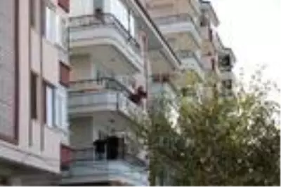 Trafikte yol verme kavgasında bacağından bıçaklandı Trafikte yol verme kavgasında bacağından bıçaklandı