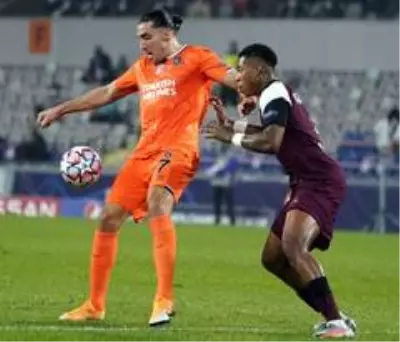 UEFA Şampiyonlar Ligi: Medipol Başakşehir: 0 - Paris Saint-Germain: 0 (Maç devam ediyor) UEFA Şampiyonlar Ligi: Medipol Başakşehir: 0 - Paris Saint-Germain: 0 (Maç devam ediyor)