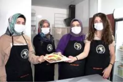 Üreten kadınlardan çocuklar için katkısız 'Anne Burger' Üreten kadınlardan çocuklar için katkısız 'Anne Burger'
