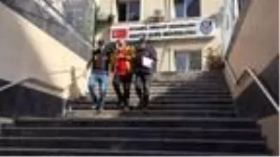 Üsküdar'da çalınan aracının peşinden böyle koştu Üsküdar'da çalınan aracının peşinden böyle koştu