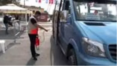 Üsküdar'da toplu taşıma araçları dezenfekte edildi Üsküdar'da toplu taşıma araçları dezenfekte edildi