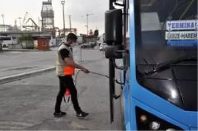 Üsküdar'da toplu taşıma araçları dezenfekte edildi Üsküdar'da toplu taşıma araçları dezenfekte edildi