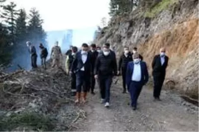 Örümcek Ormanları'ndaki yangın kontrol altına alınma seviyesine geldi- Gümüşhane Valisi Kamuran Taşbilek: - 'Yangın şuan itibariyle kontrol altına... Örümcek Ormanları'ndaki yangın kontrol altına alınma seviyesine geldi- Gümüşhane Valisi Kamuran Taşbilek: - 'Yangın şuan itibariyle kontrol altına...
