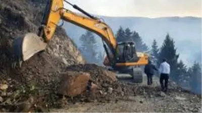 Örümcek Ormanları'ndaki yangın kontrol altına alınma seviyesine geldi- Gümüşhane Valisi Kamuran Taşbilek: - 'Yangın şuan itibariyle kontrol altına... Örümcek Ormanları'ndaki yangın kontrol altına alınma seviyesine geldi- Gümüşhane Valisi Kamuran Taşbilek: - 'Yangın şuan itibariyle kontrol altına...