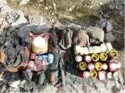 Van'da PKK'nın silah, mühimmat ve yaşam malzemesi ele geçirildi