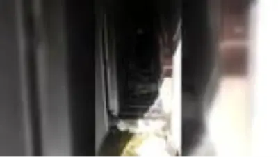 Yangında evleri kullanılamaz hale gelen aile destek bekliyor Yangında evleri kullanılamaz hale gelen aile destek bekliyor
