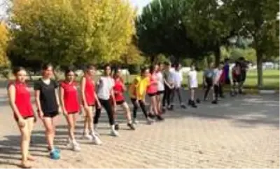 Yunusemreli atletler Cumhuriyet Kupasında madalyaları topladı Yunusemreli atletler Cumhuriyet Kupasında madalyaları topladı