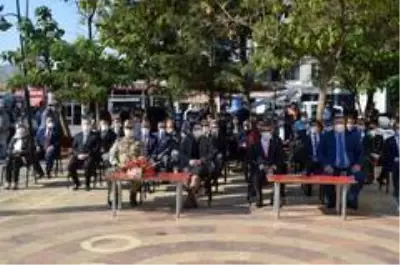 29 Ekim Cumhuriyet Bayramı Besni'de törenle kutlandı 29 Ekim Cumhuriyet Bayramı Besni'de törenle kutlandı