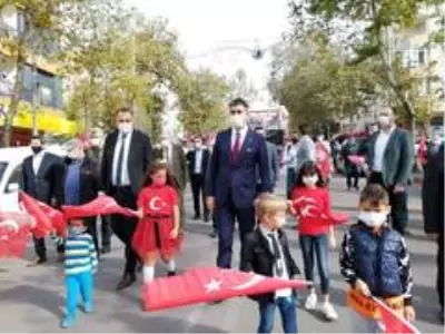 29 Ekim Cumhuriyet Bayramı Kartal'ın sokaklarında coşkuyla kutlandı 29 Ekim Cumhuriyet Bayramı Kartal'ın sokaklarında coşkuyla kutlandı
