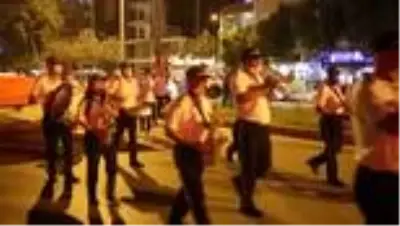 29 Ekim Cumhuriyet Bayramı kutlanıyor - Mezitli'de araç konvoyu 29 Ekim Cumhuriyet Bayramı kutlanıyor - Mezitli'de araç konvoyu