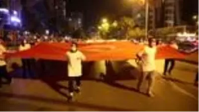 29 Ekim Cumhuriyet Bayramı kutlanıyor - Mezitli'de araç konvoyu 29 Ekim Cumhuriyet Bayramı kutlanıyor - Mezitli'de araç konvoyu