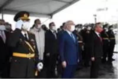 29 Ekim, İzmir'de resmi törenle kutlandı 29 Ekim, İzmir'de resmi törenle kutlandı