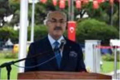 29 Ekim, İzmir'de resmi törenle kutlandı 29 Ekim, İzmir'de resmi törenle kutlandı