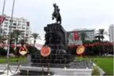 29 Ekim, İzmir'de resmi törenle kutlandı 29 Ekim, İzmir'de resmi törenle kutlandı